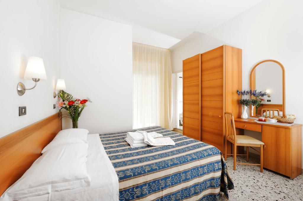 Hotel Bridge Rimini Rum bild