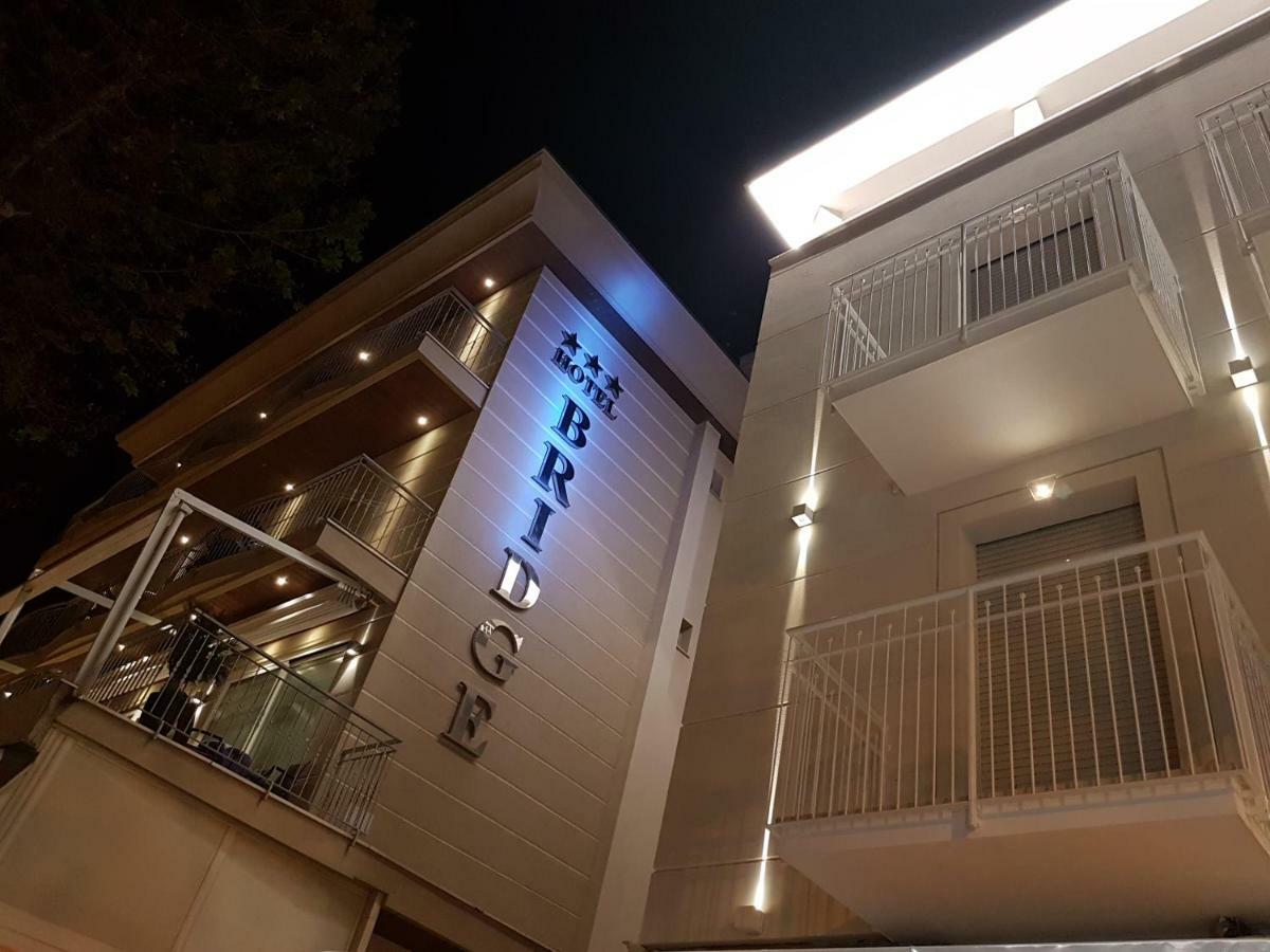 Hotel Bridge Rimini Exteriör bild